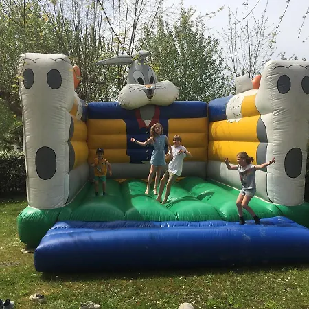 La Ferme Des 4 Chenes 3* Urt