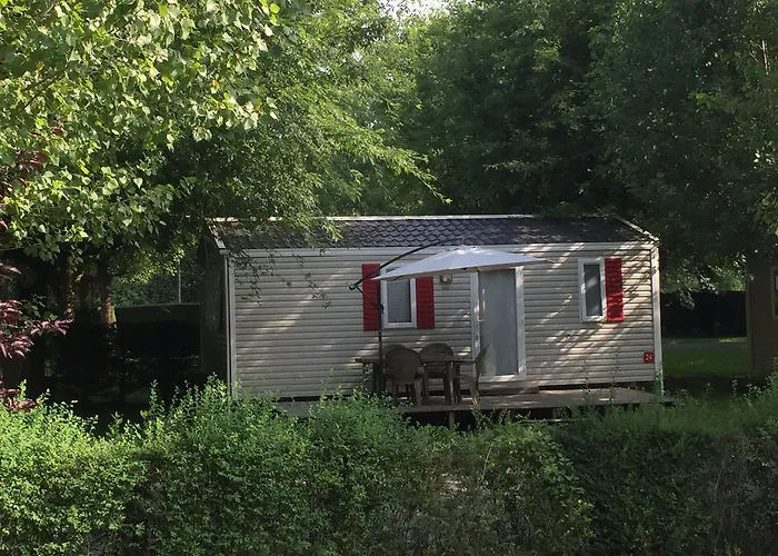 La Ferme Des 4 Chenes Kemping 3*